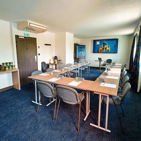 Ibis Styles Saint-quentin Hotel