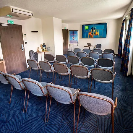 Ibis Styles Saint-quentin Hotel 3*